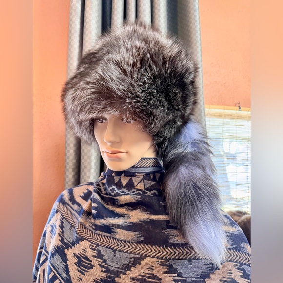 Genuine Dyed Silver Fox Real Fur Trapper Hat Ushanka Fur Hat - Unisex - Picture 2 of 10